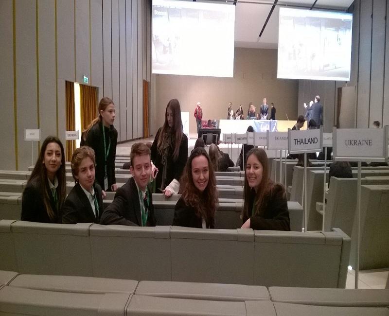 High School Students take part in Model United Nations debate